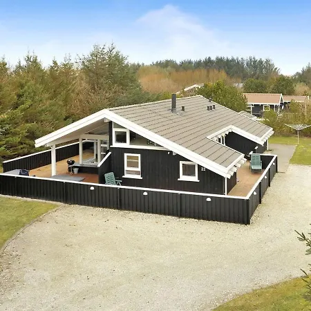 Blondine Holiday home Hjorring