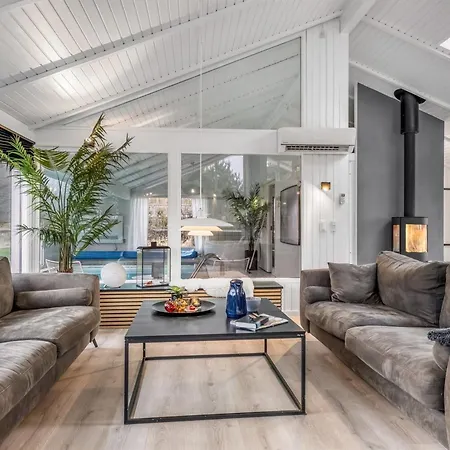 Blondine - 940m From The Sea By Interhome
