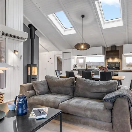Blondine - 940m From The Sea By Interhome *